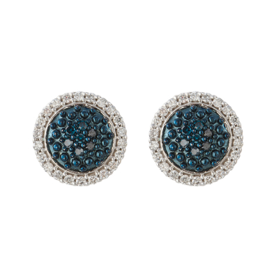 Pendientes en oro blanco con rosetón de zafiros azules orlado por diamantes talla brillante.