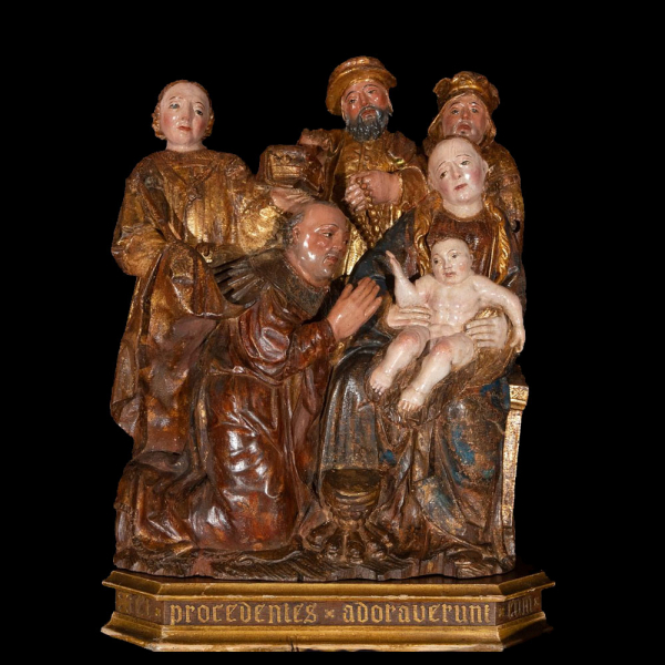 Importante Adoración Gótica de Brabante del siglo XV, con peana del siglo XIX.