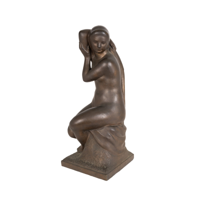 Enric Casanovas Roy (Barcelona, 1882-1948)   Desnudo femenino.   Escultura en bronce patinado. Firmada. 