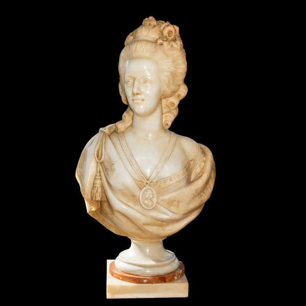 "Busto de Mar&iacute;a Antonieta" de finales del siglo XVIII en m&aacute;rmol de Carrara.