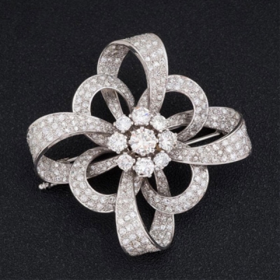 Broche de oro blanco con brillantes 10,13 cts. 