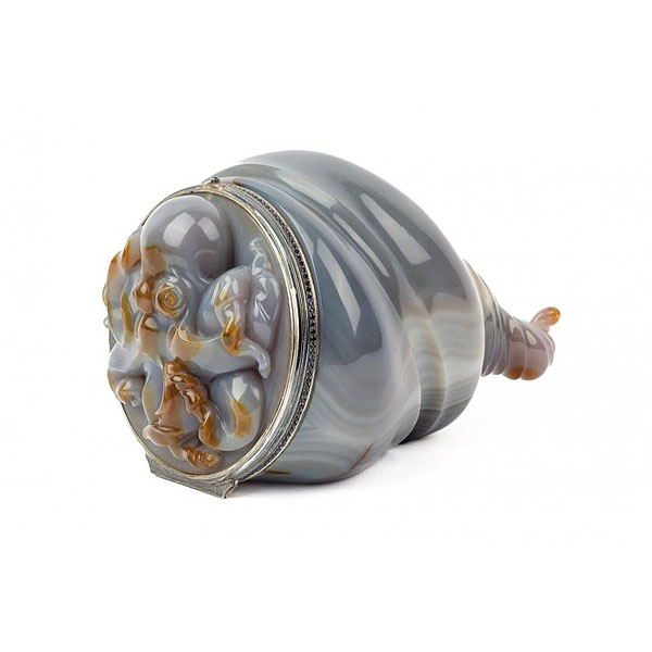 "Caracola". Gran caja caja en forma de caracola realizada en ágata tallada y pulida.