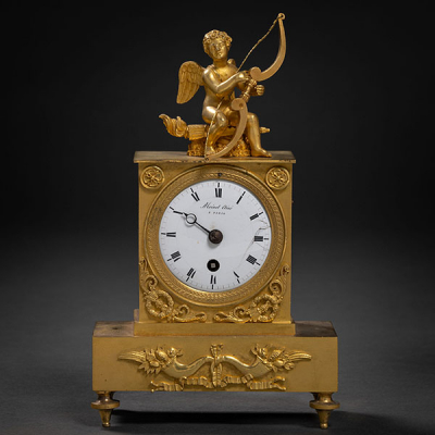 Moinet Ainé, Paris 1827 - Reloj de sobremesa francés en bronce dorado del siglo XIX.