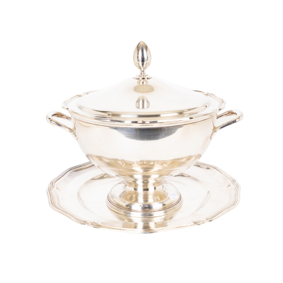 Sopera con bandeja en plata catalana con contrastes de la ciudad de Barcelona y de Domenech y Soler Cabot, s.XX.