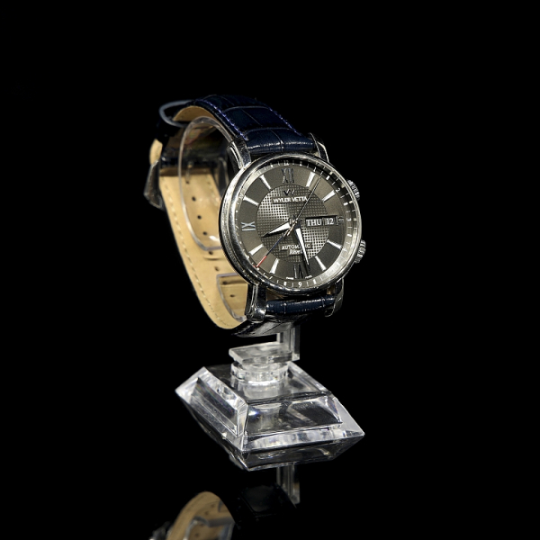 Reloj de caballero "Wyler Vetta" modelo Réveil Automatic. Reloj de edición limitada con numeración 230/284