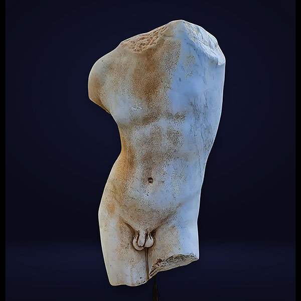 Torso Romano en m&aacute;rmol de Carrara, Italia, siglo XIX.