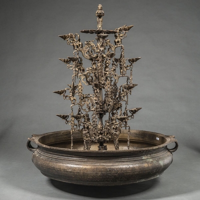 Lámpara de aceite realizada en bronce. Trabajo Indio, Siglo XIX-XX