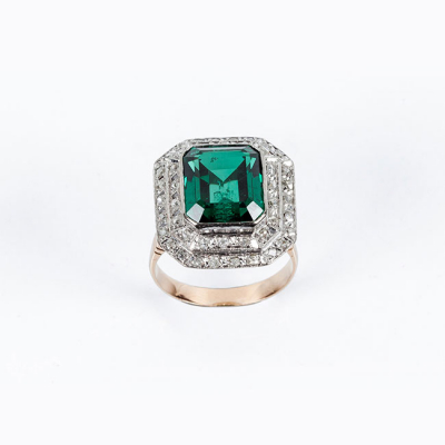 Sortija vintage en oro rosa 18 K, con centro de espinela verde, talla esmeralda 