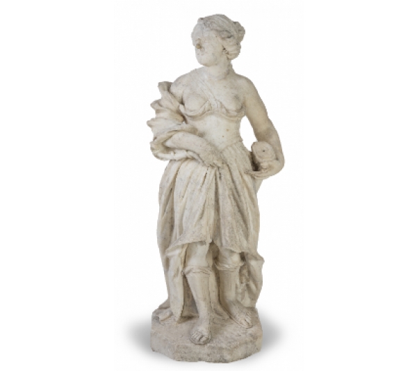 Estatua femenina de jardín en piedra tallada. España, S. XVIII.