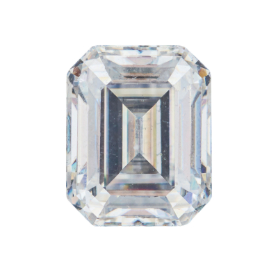 Diamante talla esmeralda encapsulado.  Peso: 3,94 ct.  Color: M.  Pureza: VS1. 