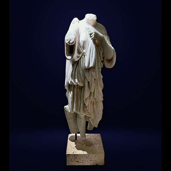 Escultura italiana "Venus Gabi", Torso sin cabeza M&aacute;rmol de Carrara, Italia, principios del siglo XX.