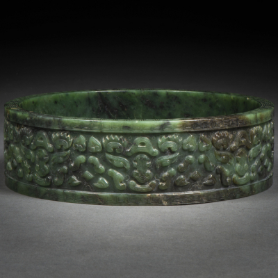 Recipiente chino realizado en jade verde de la Dinastia Qing(1644-1912)