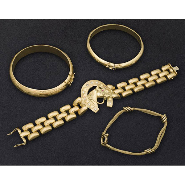 Miscel&aacute;nea pulseras en su mayor&iacute;a de oro amarillo de 18 K