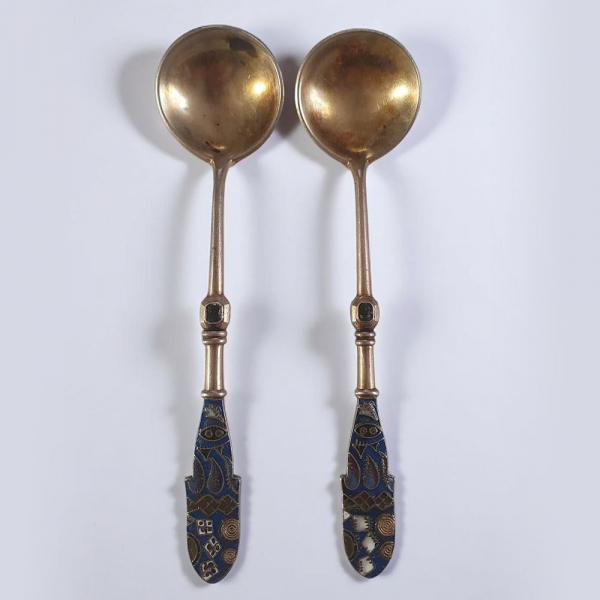 Pareja de cucharas en plata esmaltada imperial Rusa Feodor Ruckert, Moscow 1908-1917.