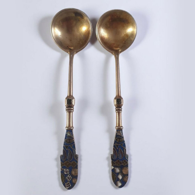 Pareja de cucharas en plata esmaltada imperial Rusa Feodor Ruckert, Moscow 1908-1917.