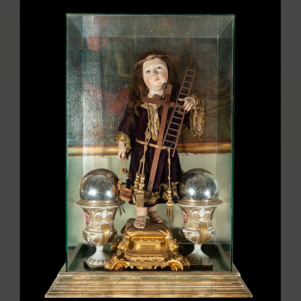 Raro Niño Jesús siciliano o napolitano italiano con urna en cristal del siglo XVIII. 