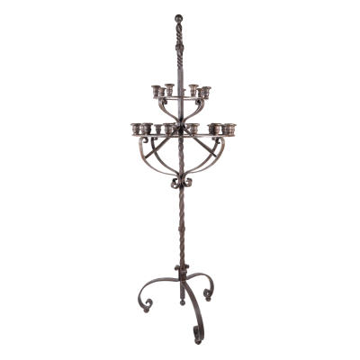 Gran candelabro de pie de 21 luces en hierro forjado, s.XIX.