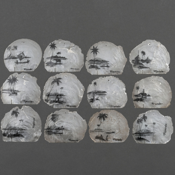 "Vistas de Paisajes Filipinos" Conjunto de 12 conchas pintadas a mano.   ROMEO TABUENA (Filipinas,1921 -México, 2015)