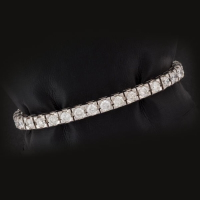 Pulsera de oro blanco de 18 K. rivière de brillantes con un peso total de 9,26 cts.