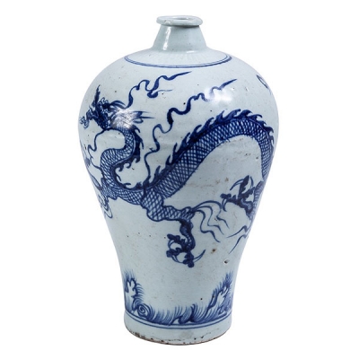 Jarrón de porcelana azul y blanca con dragón