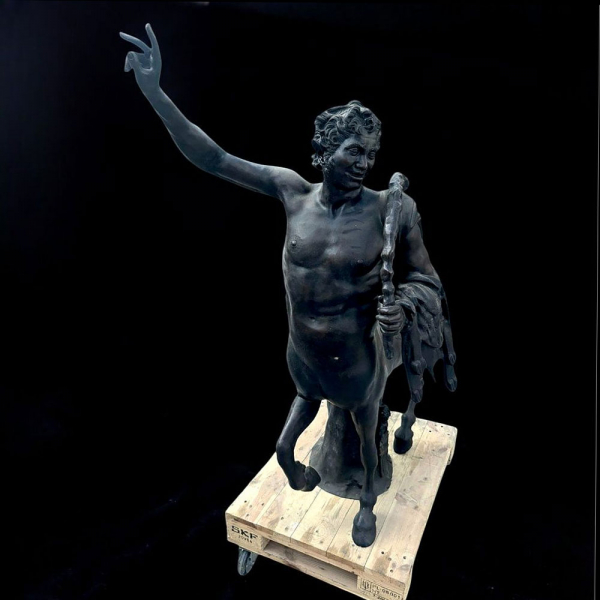 Escuela francesa del siglo XX. Joven Centauro. Firmado &quot;GIBARDIEU&quot;.   Bronce patinado a la cera perdida. 