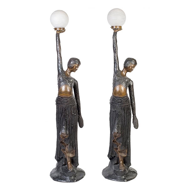 Pareja de lámparas Art Decó de bronce. Circa 1940