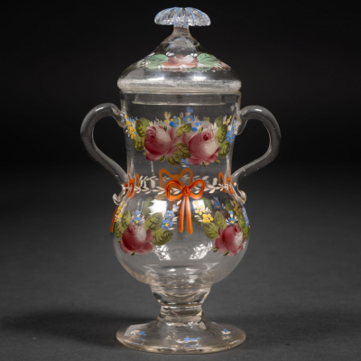 Compotera de cristal traslúcido esmaltado con flores en cristal de la Real Fábrica de la Granja de finales del siglo XVIII-XIX