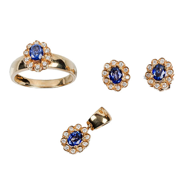 Conjunto de pendientes, sortija y colgante (17 mm), en oro amarillo, con zafiros finos azules