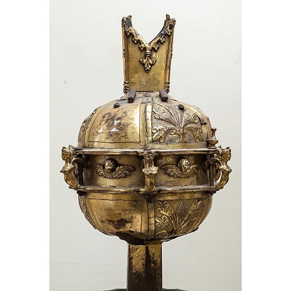 Macolla de cruz procesional de cobre dorado