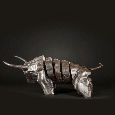 Toro de hierro. Juan Garc&iacute;a Ripoll&eacute;s (n. 1932).  Escultura original a mano y firmada por el artista 