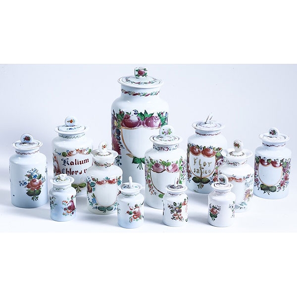 Doce botes de opalina Real F&aacute;brica de La Granja