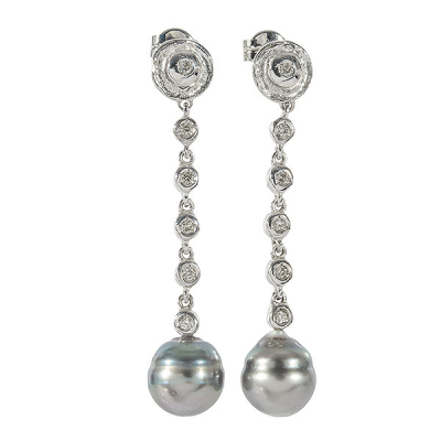 Pendientes largos en oro blanco con cadena de diamantes talla brillante engastados en chatón, 0,15 ct aprox. y perla Tahití