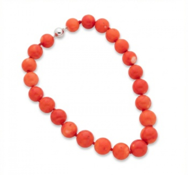 Gargantilla choker de bolas en disminuci&oacute;n de 15 mm. y 12 mm. aprox. con cierre en oro blanco.