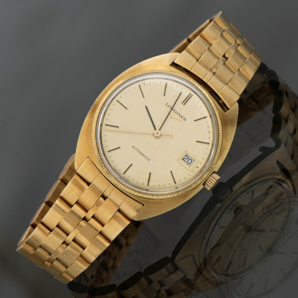 Longines, Reloj de caballero en oro amarillo de 18kt.