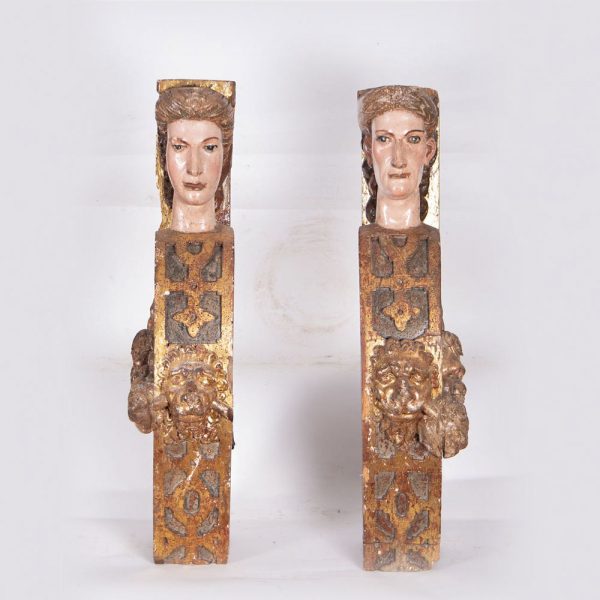 Pareja de ménsulas en forma de Cariátides, Escuela Española del siglo XVI.  En madera tallada y policromada