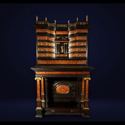 Atribuído a Pierre Gole (1620-1684) Excepcional Cabinet de dos cuerpos en Carey, Ébano y Nácar, trabajo Holandés de finales del siglo XVII.