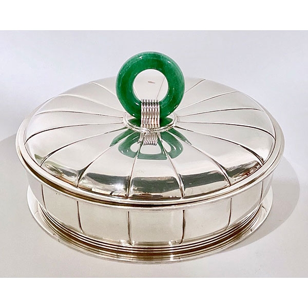 Legumbrera de plata con asa de jadeita, Jean Emile Puiforcat