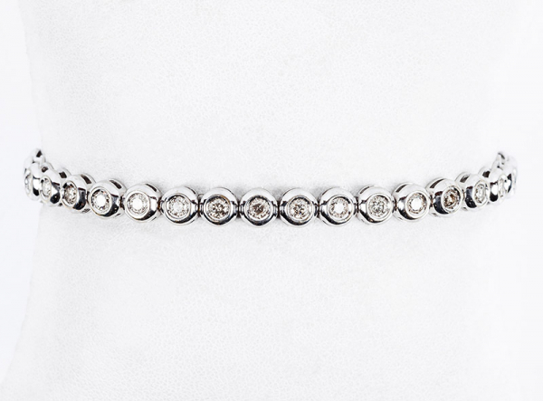 Pulsera tipo &quot;rivière&quot; en oro blanco con diamantes talla brillante 