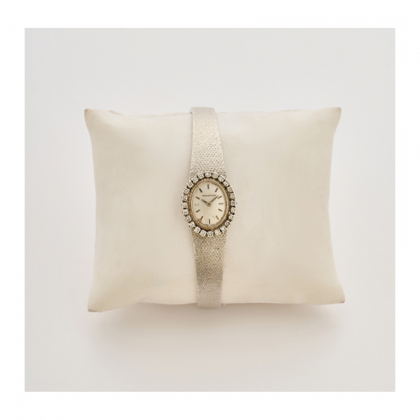 JAEGER-LECOULTRE Reloj de pulsera para señora en oro blanco y bisel con diamantes talla brillante.  
