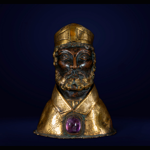 Importante Busto Relicario Gótico Francés de Limoges en cobre repoussé con Cabujón central de Amatista de los siglos XIII - XIV.