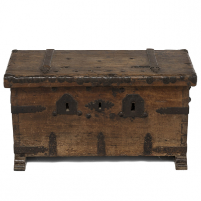 Caja de caudales en madera de nogal del siglo XVIII