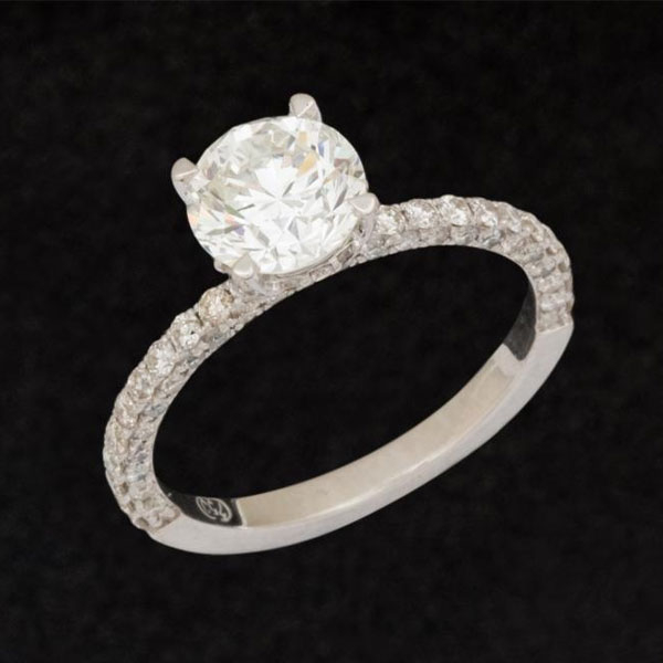 Anillo de oro con diamante 1,55 cts