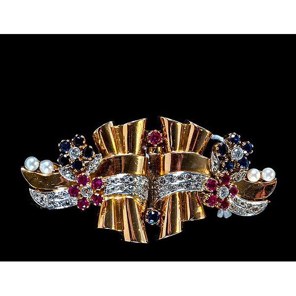 Conjunto &quot;chevalier&quot; en oro de 18k con brillantes, años 40, Peso: 53, 4 gr.