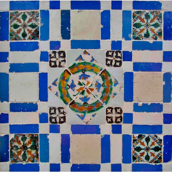 Importante y rara composici&oacute;n cer&aacute;mica geom&eacute;trica y floral morisca del siglo XVI.