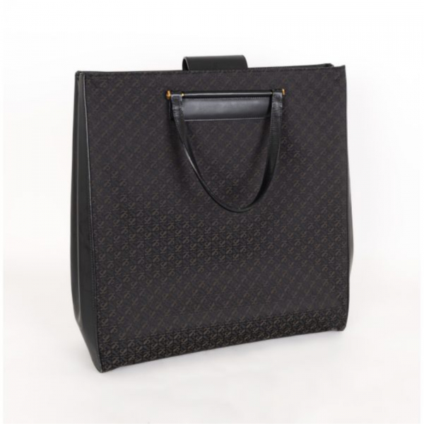 LOEWE. Bolso tipo &laquo;tote&raquo; en lona monogram negra de dos compartimentos con cierre de bot&oacute;n imantado.  