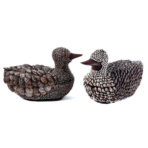 Anthony Redmile, dos esculturas de patos 