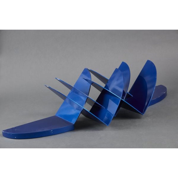 PEDRO MARTÍNEZ OSORIO – Escultura en acrílico “Vuelo pleno” – Acero con laca. 