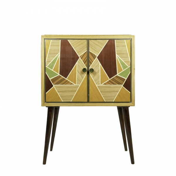 Mueble estilo Mid Century en maderas chapadas contrastadas con decoraci&oacute;n geom&eacute;trica, s.XX 