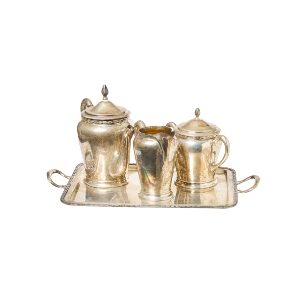 Juego de caf&eacute; en plata punzonada 916 con decoraci&oacute;n de motivos vegetales en cord&oacute;n, s.XX.  