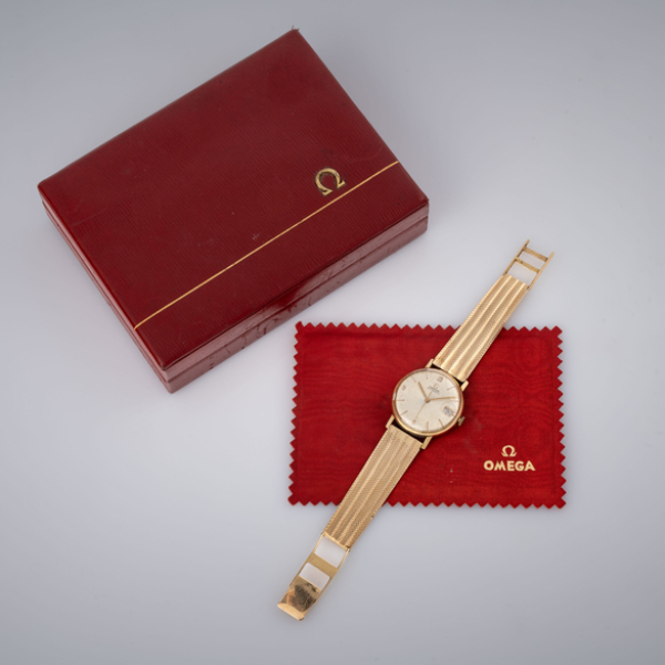 Omega Reloj vintage en oro amarillo de 18kt.  Maquinaria a cuerda.